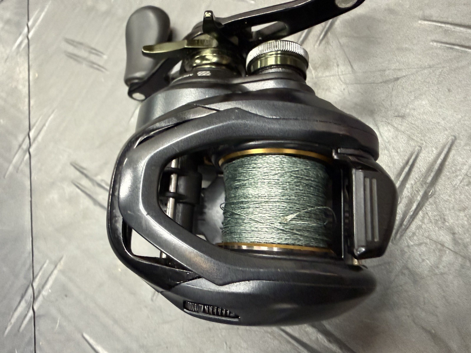 Shimano Curado MGL 70HG Right-Handed Baitcasting Reel Lightly Used USA SELLER
