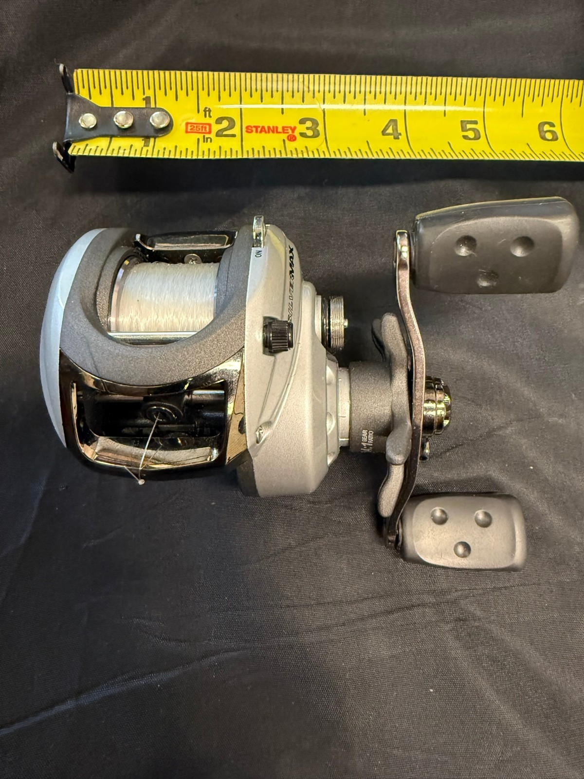 Abu Garcia Silver Max SMAX3 Low Profile Baitcasting Reel 6.4:1 Right Hand Hook