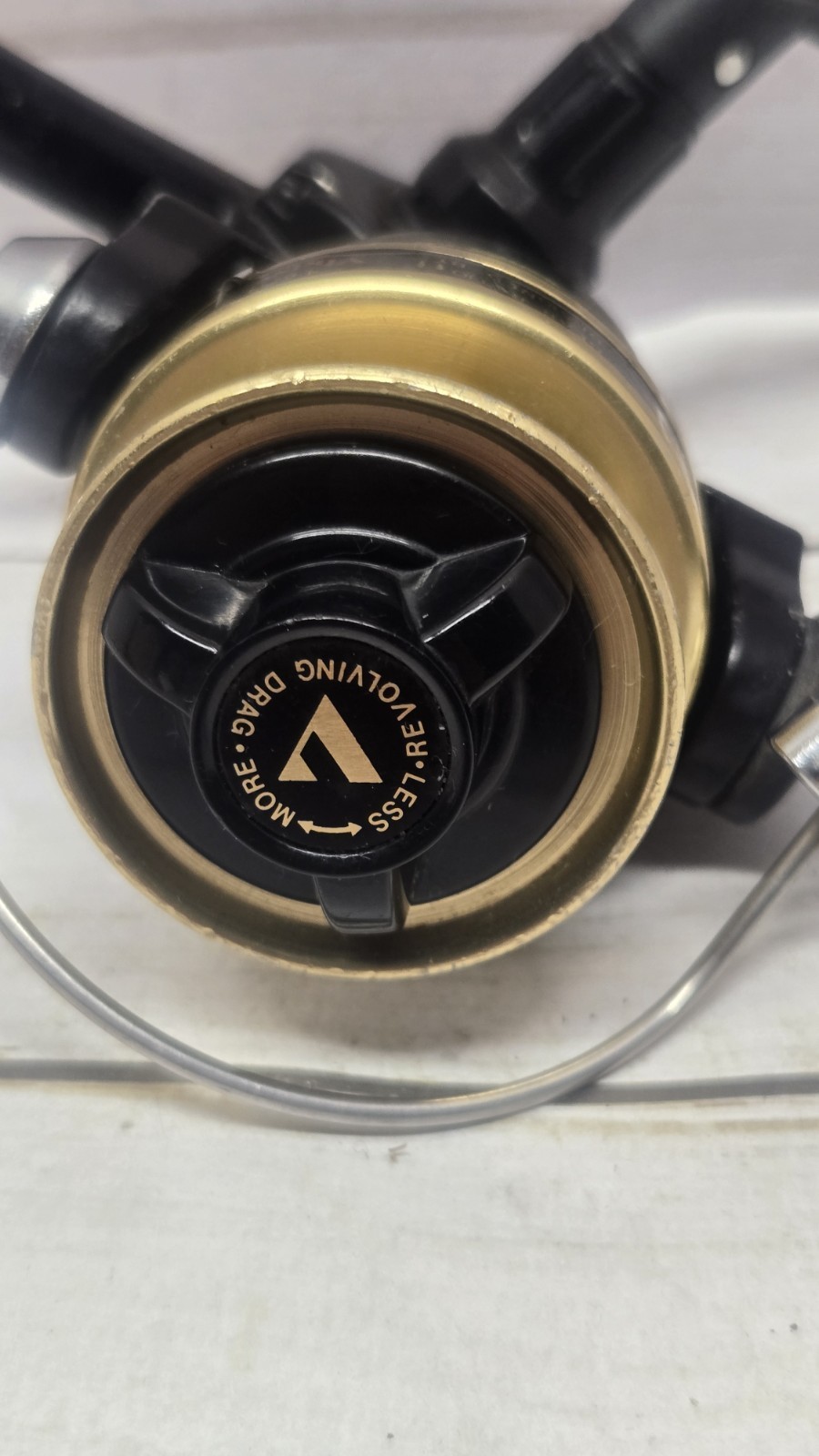 Viking 5040 Spining Fishing Reel Black & Gold One Ball Bearing Universal