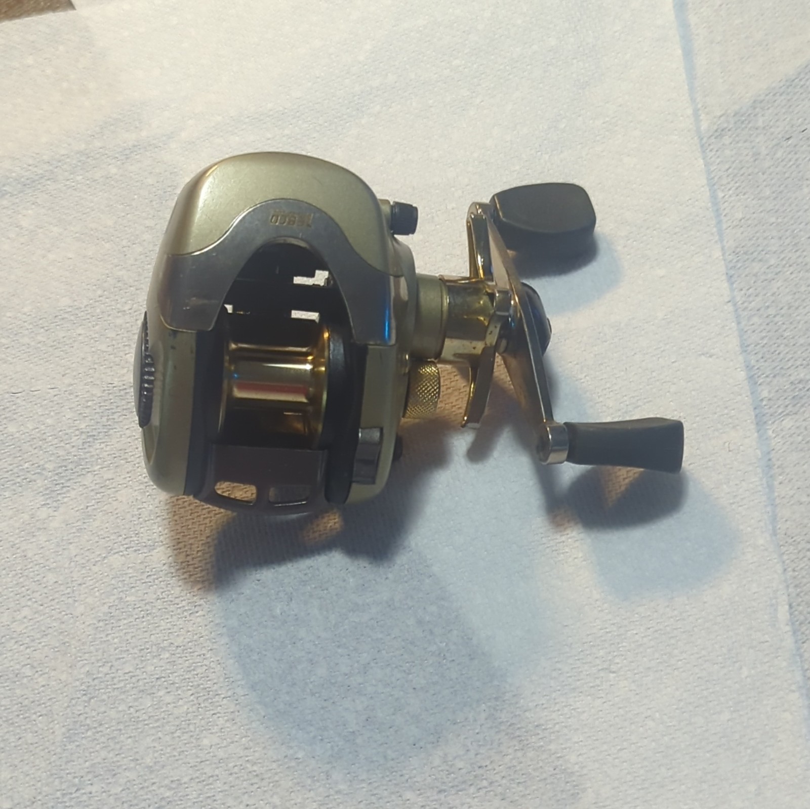 Zebco Omega Pro Baitcast Reel 5BB Star Drag Right-Hand Retrieve Gold/Black