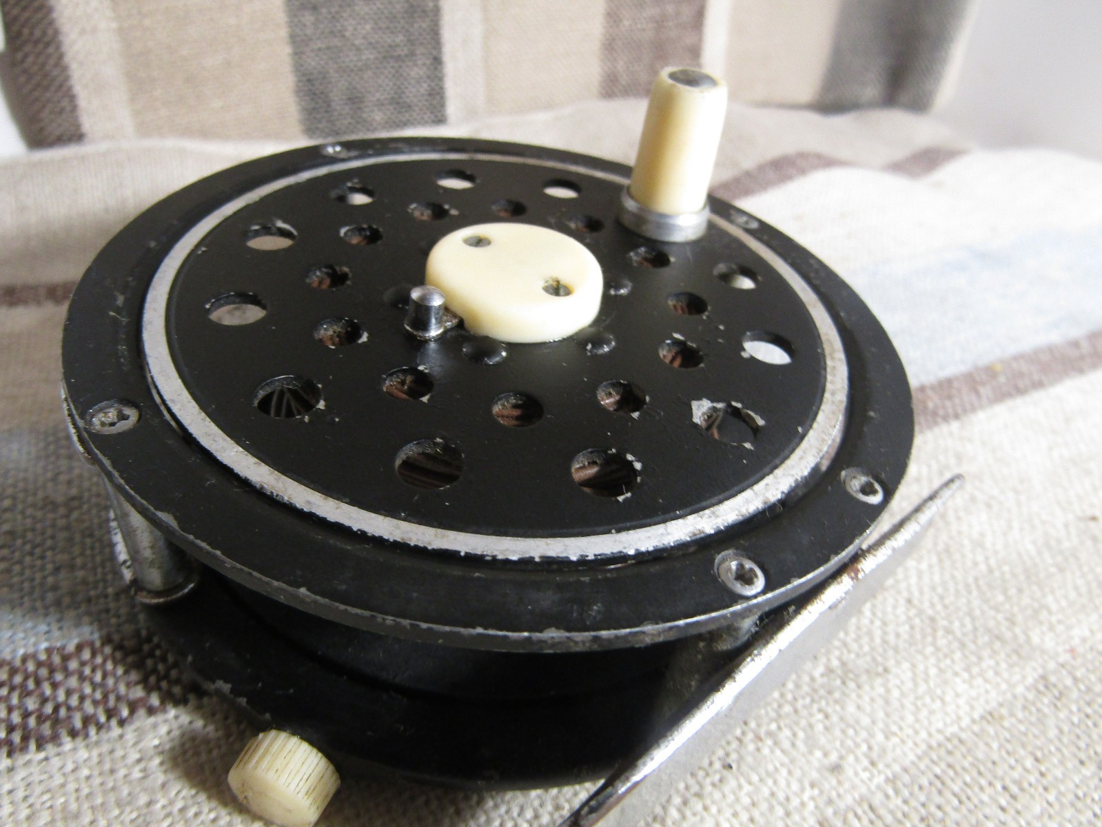 Vintage Horrocks-Ibbotson HI 1857 Reel Japan Fresh Water Fly Reel fishing-Works