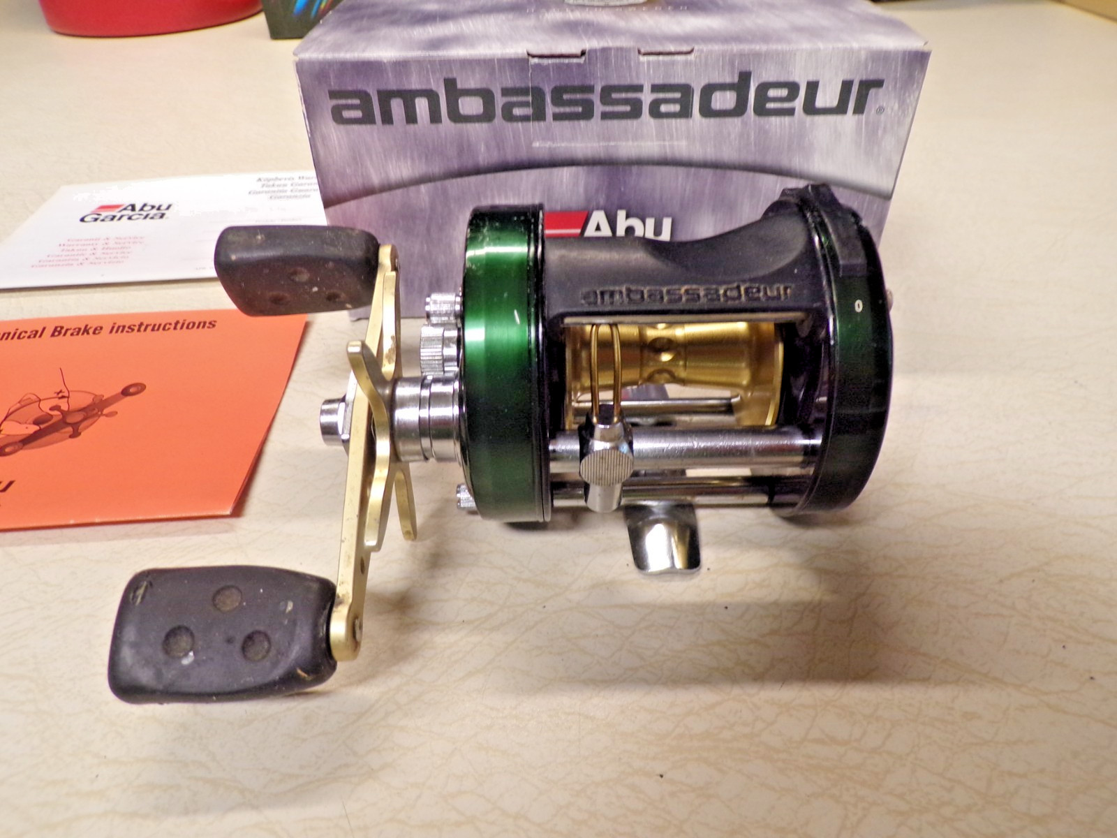 ABU GARCIA AMBASSADEUR FISHING REEL W/ BOX – 6600-C5 MAG X – CLEAN & WORKS GREAT