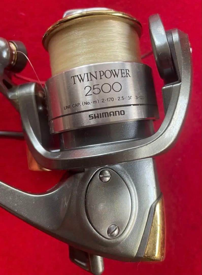 Shimano Twinpower 2500 Spinning Reel Bass Fishing With Spare Spool