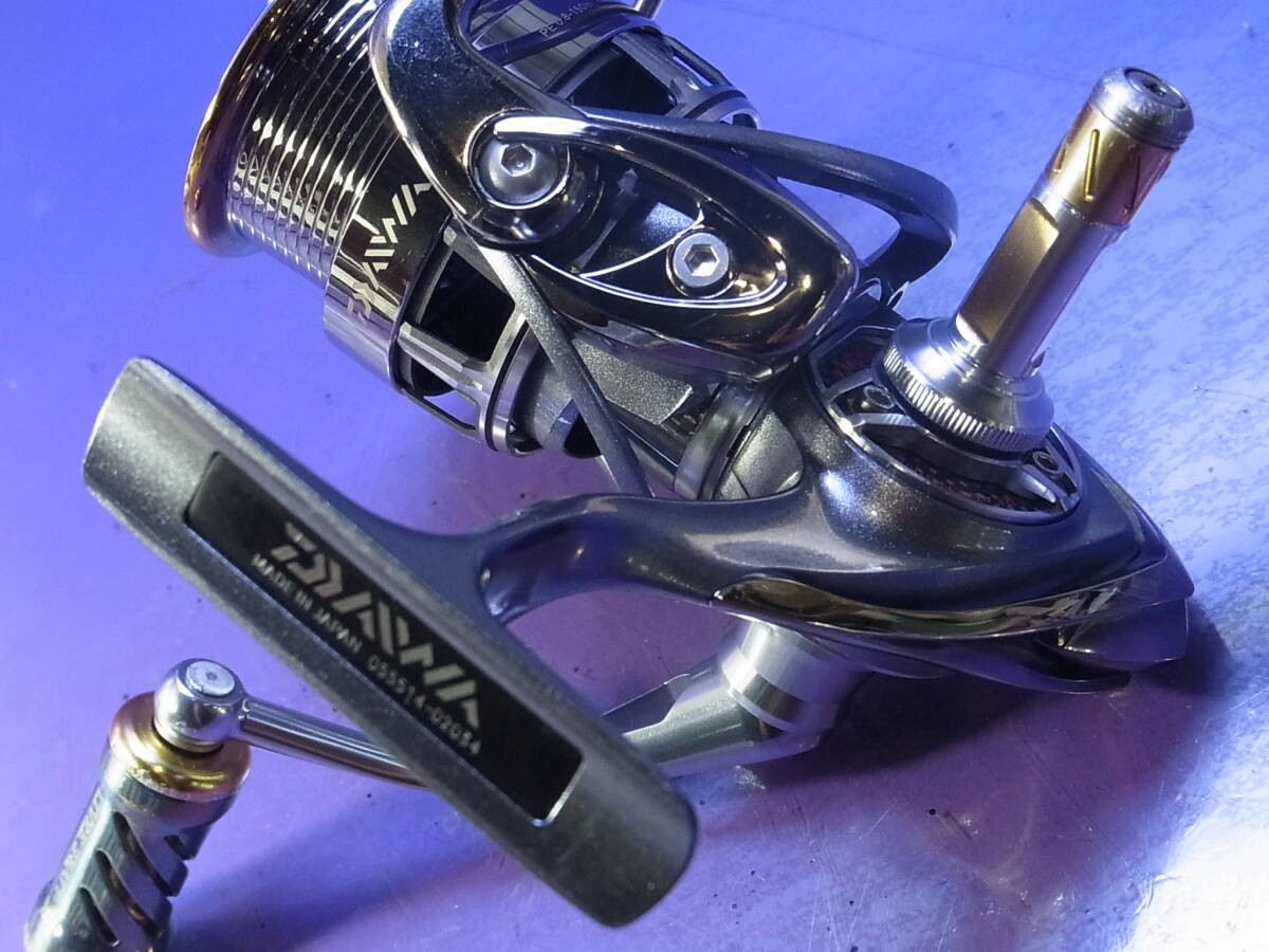 Daiwa 12 Exist 2508PE-H Spinning Reel RCS grip Used Excellent Condition