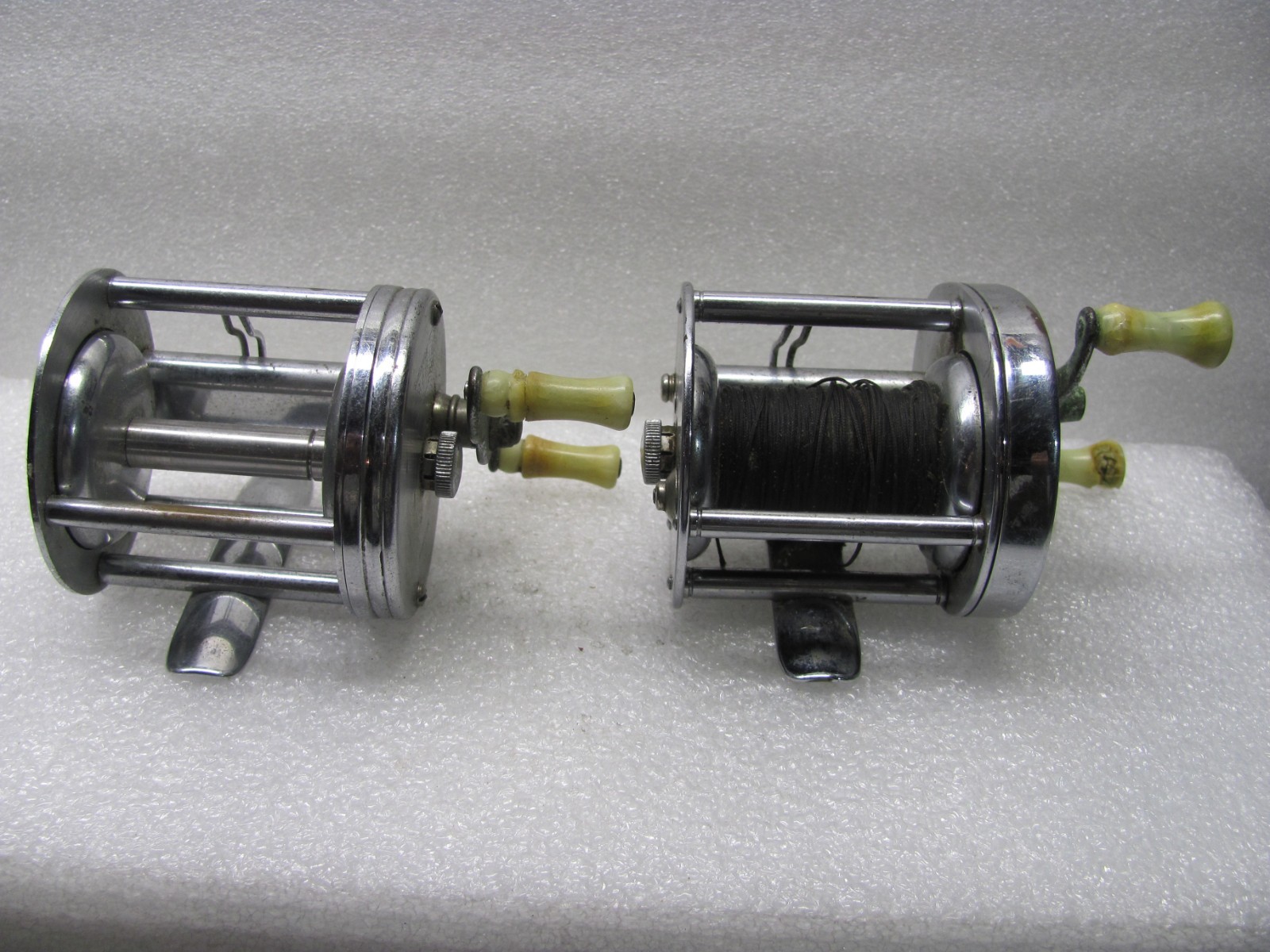 2 Pre-Owned Shakespeare Reel (True Blue 1956) (Direct Drive 1950)
