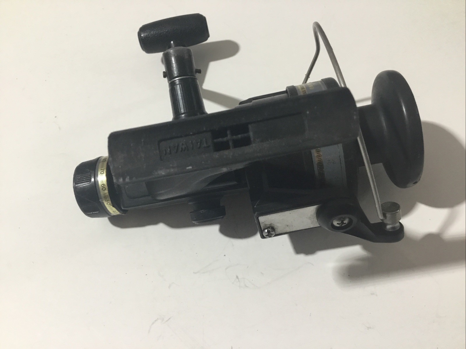 Daiwa Graphite AG2050X Spinning Fishing Reel Silent Anti Reverse.