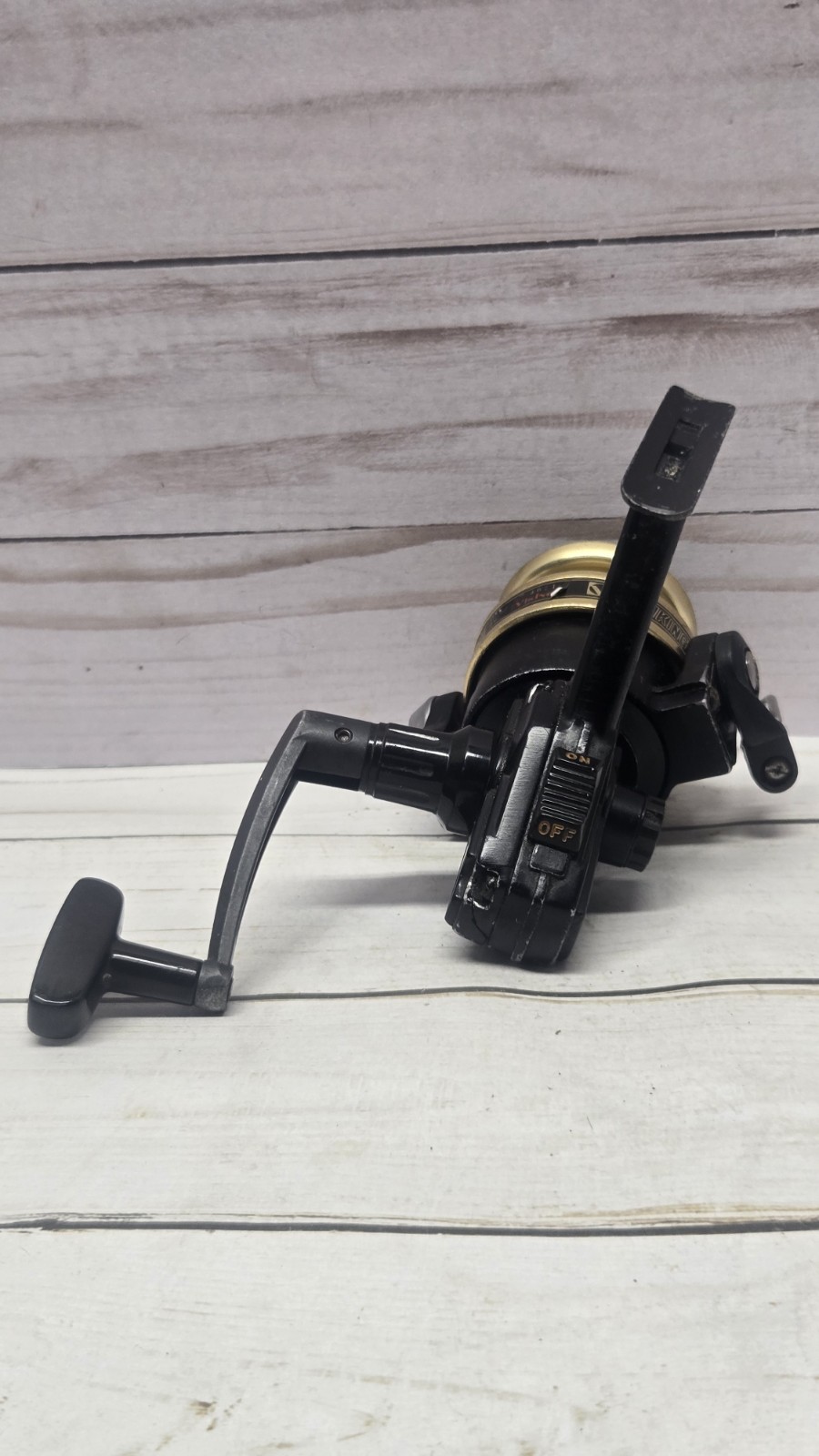 Viking 5040 Spining Fishing Reel Black & Gold One Ball Bearing Universal