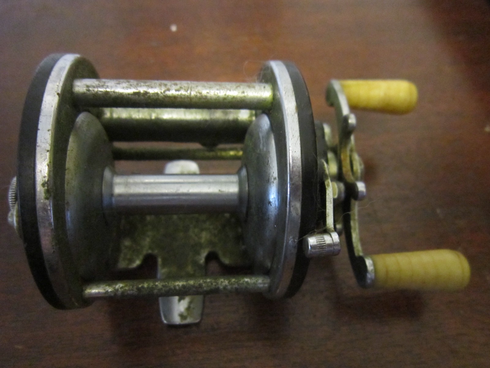 Vintage Penn Peer No. 109 Bait Casting Reel Salt Water Fishing Reel