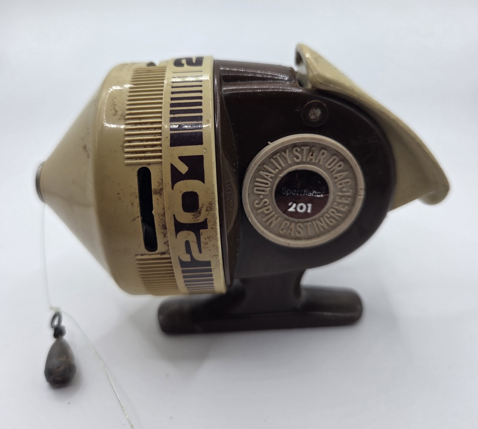 Vintage SPORTFISHER 201 Spincasting Fishing Reel