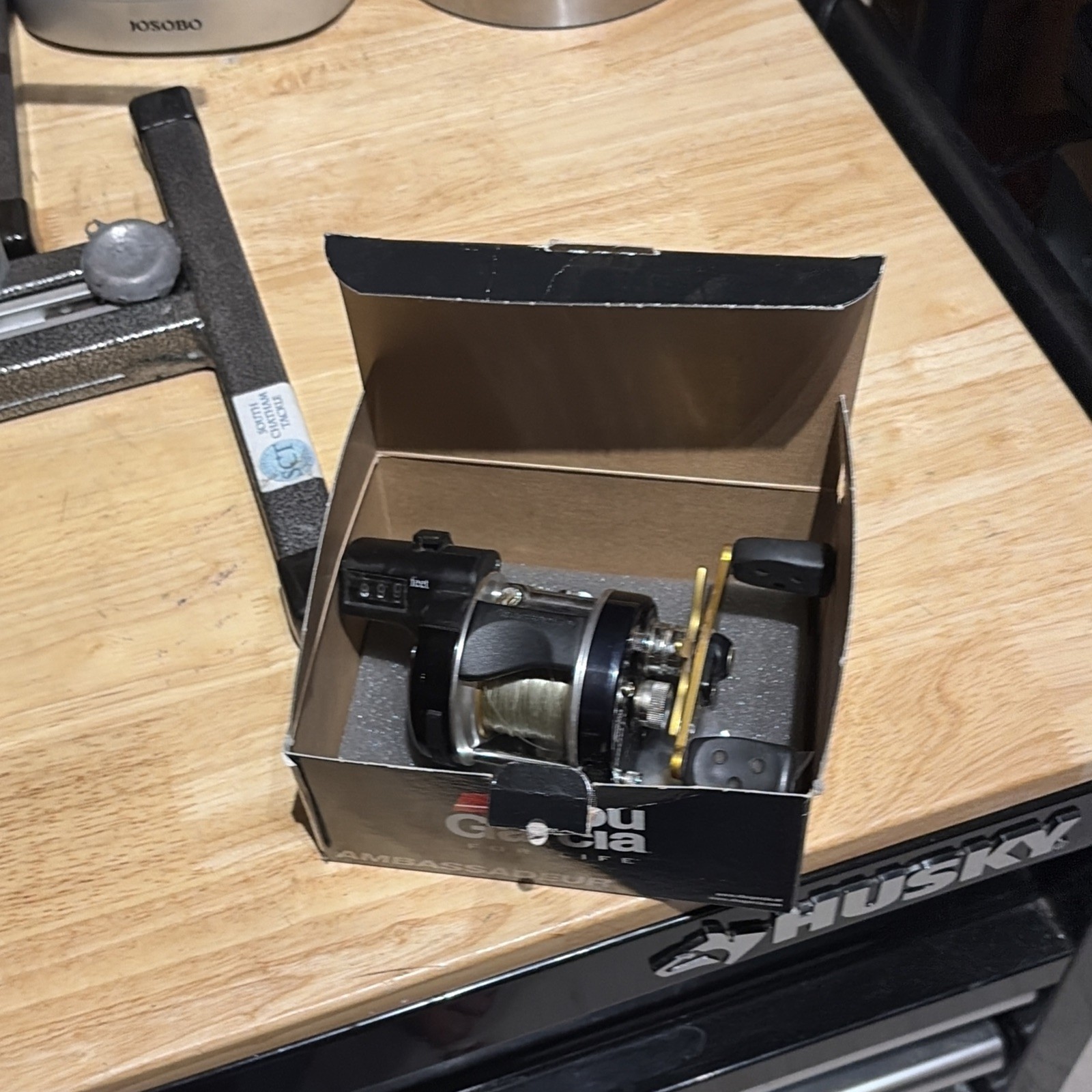 Abu Garcia Ambassadeur 5500LC Line Counter Round Baitcasting Reel Black & Gold