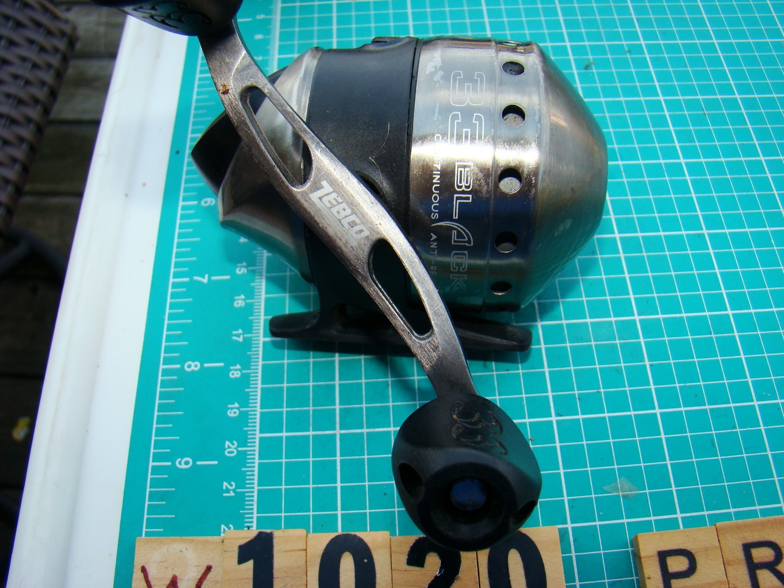W1020 PR ZEBCO 33-KB SPINCAST FISHING REEL