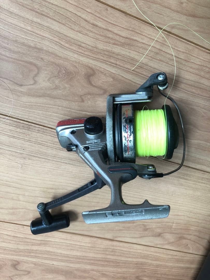 Shimano Spinning Reel Lime Green Line Silver Gray Used