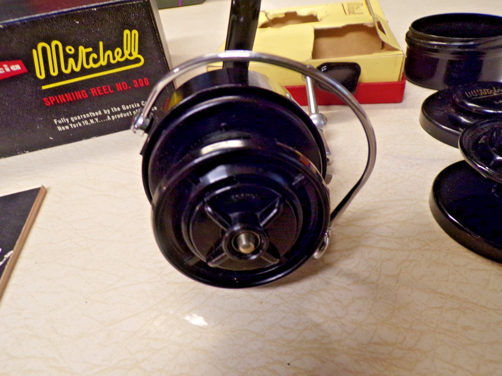 ABU GARCIA AMBASSADEUR FISHING REEL W/ BOX – MITCHELL 300 – CLEAN & WORKS GREAT