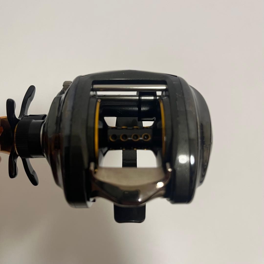 abu Garcia Revo Big Shooter Compact 8-L Baitcasting Reel from JAPAN USED