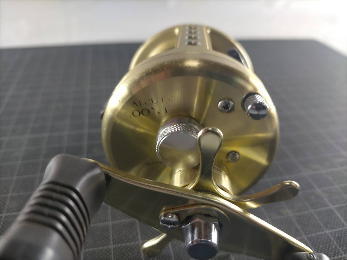 PE LINE BONUS SHIMANO Calcutta 100XT Right Japan Baitcast Ree Reel