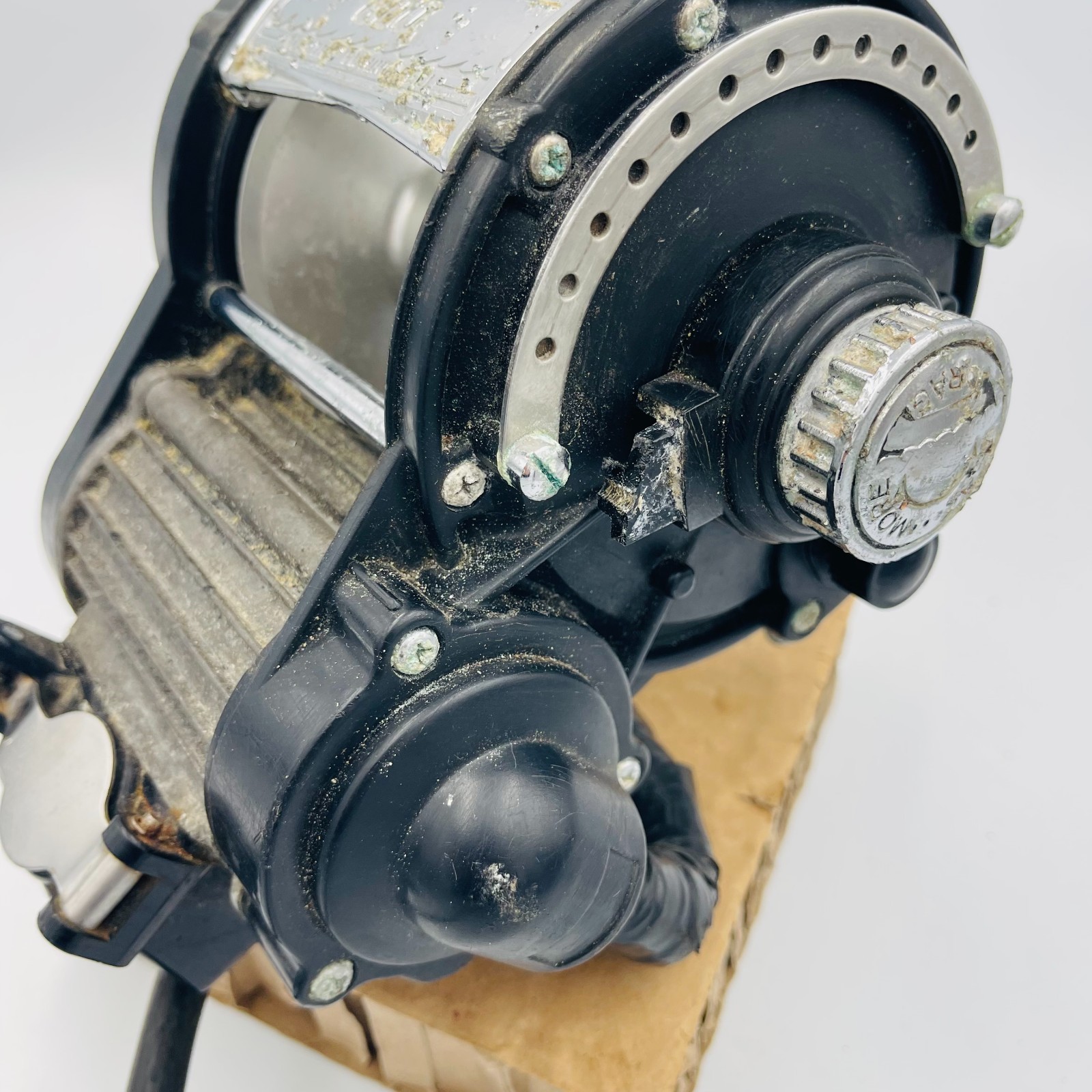 2-Units 1-Cord Miya Epoch Miyamae 600 Electric Reel „One of the item As Is“Used