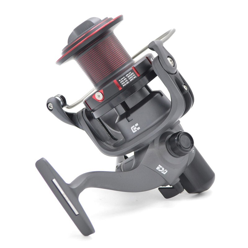 Long Casting Spinning Reel Surf Fishing with Carbon Body and Rotor 14+1 Bearings