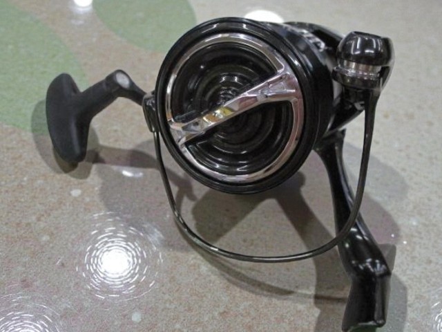 Shimano 23 Vanquish 3000MHG Spinning Reel Used Very Good Condition Saltwater