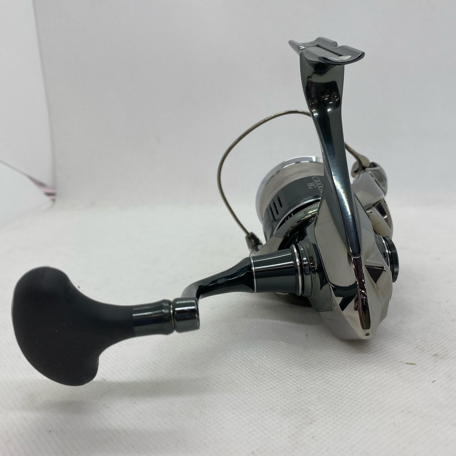 Shimano 22 Stella C3000MHG Spinning Reel – Used, From Japan