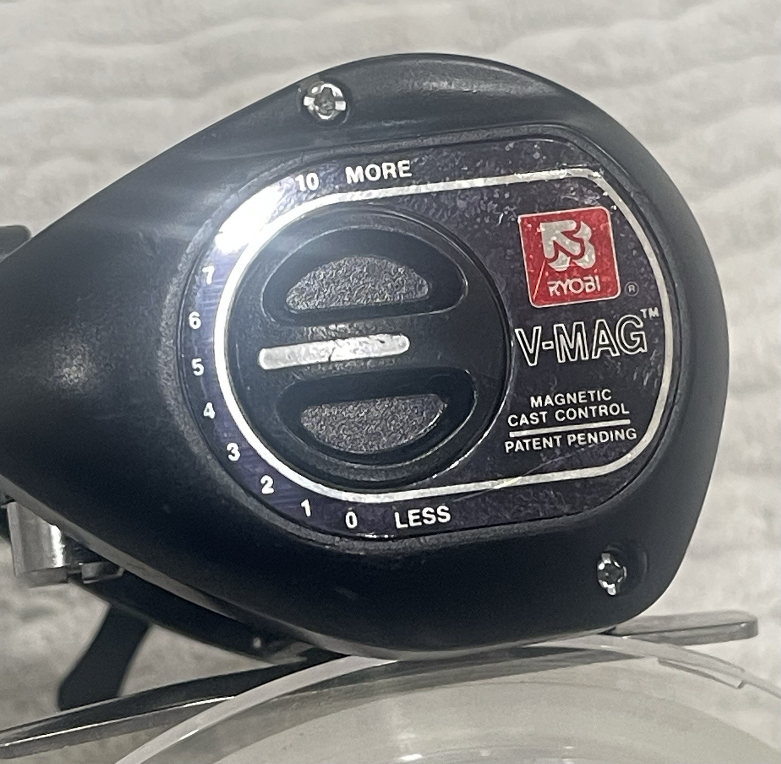 Ryobi V-MAG 3 Baitcast Reel Magnetic Cast Control Right Hand 4.1:1 Black