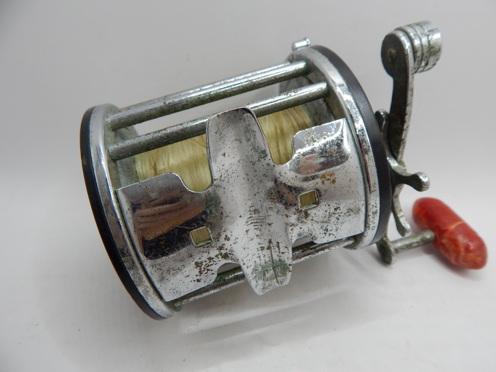 Penn Long Beach No 68 Bait Casting Open Fishing Reel Bakelite Red Handle