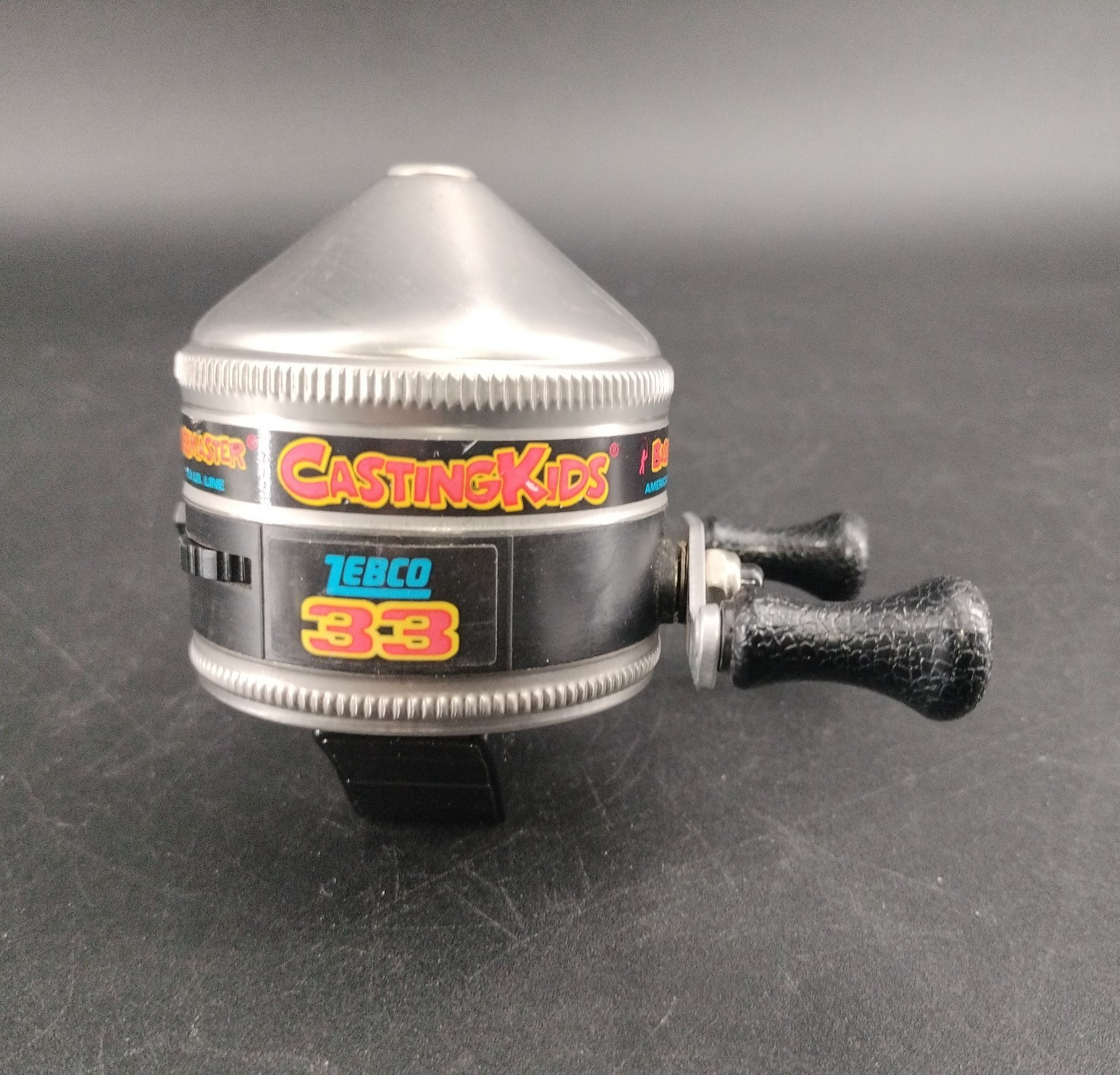 VINTAGE ZEBCO 33 BASSMASTER CASTING KIDS REEL – RARE ZEBCO REEL – NICE !!!