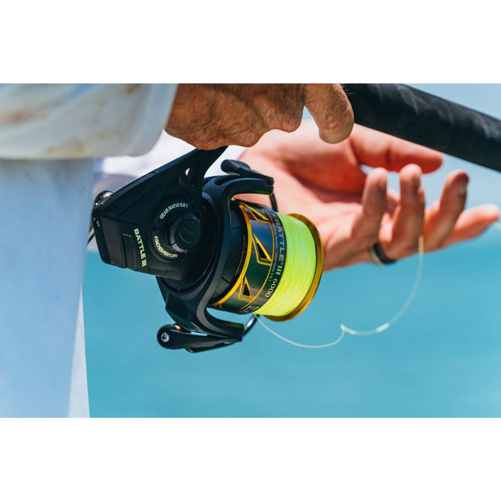 PENN BATTLE III 2000 Spinning Reel Saltwater Fishing Black Gold HT-100 Durable