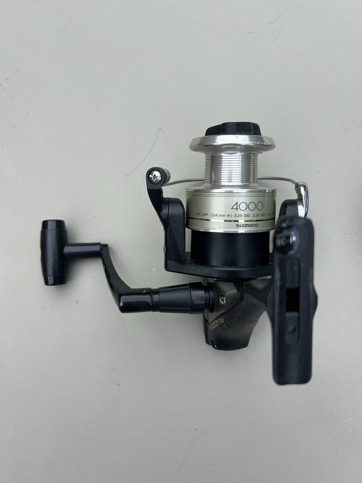 Shimano FX1000FA Lightweight 4.1:1 Gear Ratio Fishing Reel Excellent