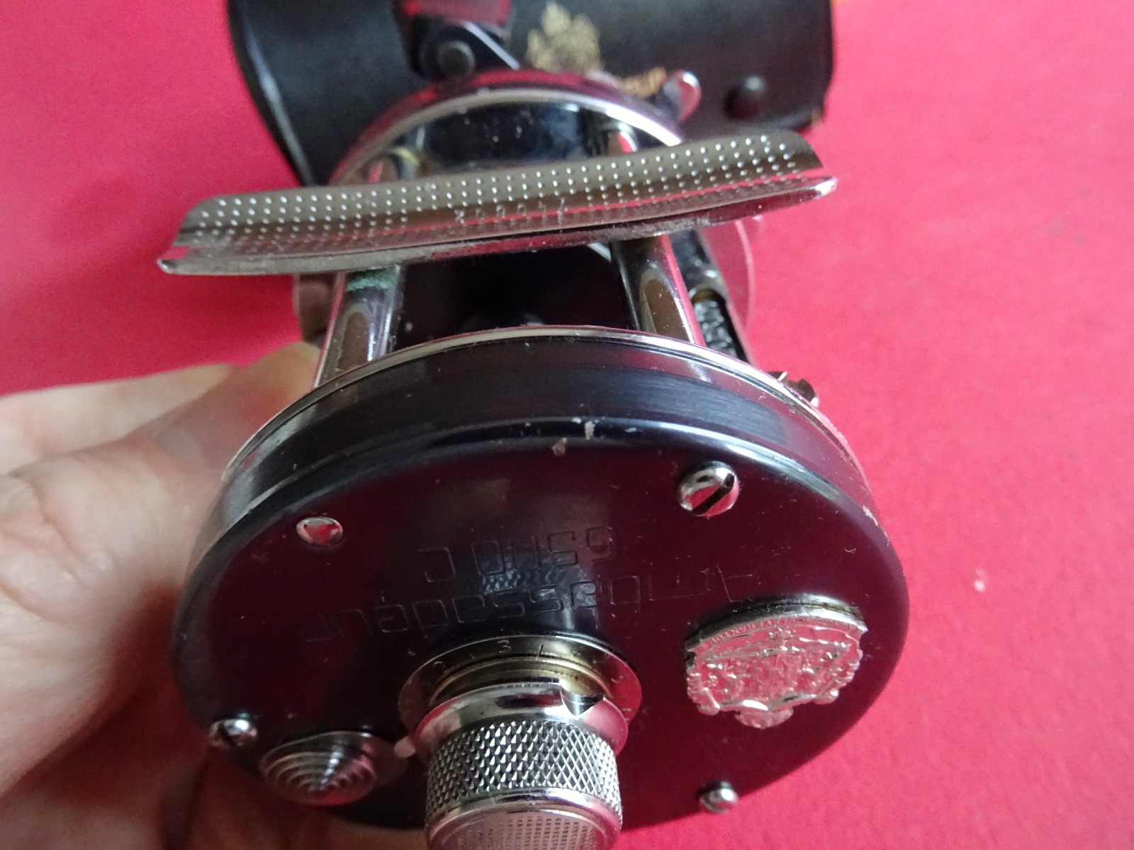 A GOOD SCARCE CASED VINTAGE ABU AMBASSADEUR 6500C BLUE/GREY MULTIPLIER REEL