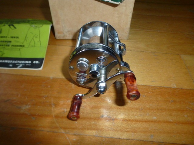 Vintage Fishing reel Pflueger Akron 1893L, USA, Un Used, Super Shape