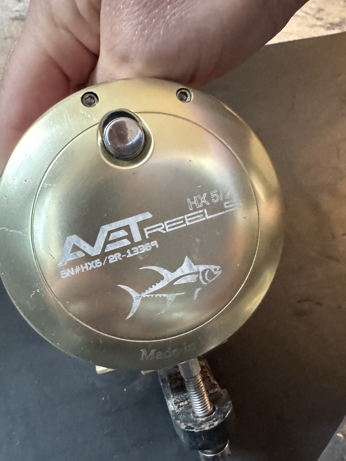 Avet HX 5/2 Two-Speed Lever Drag Trolling Reel Right-Hand Retrieve Gold