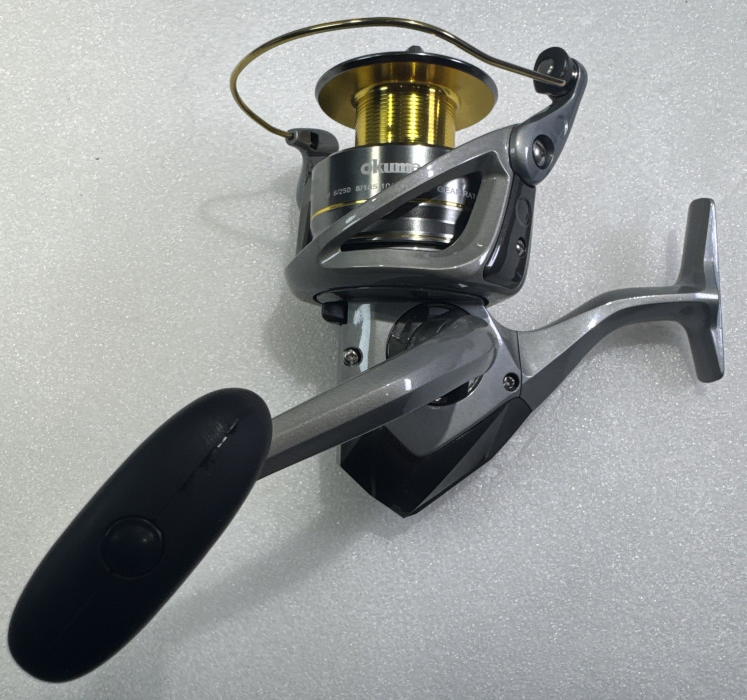 Okuma AV-10000 Avenger Spinning Reel 10000 4.8:1 6BB+1RB