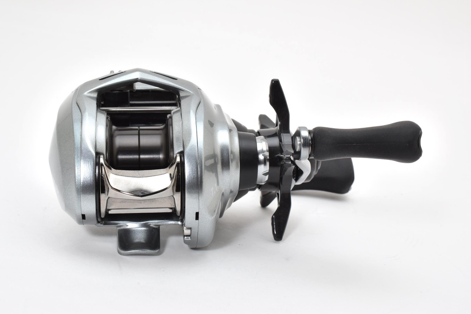 Daiwa 21 Alphas SV TW 800S-H Right Handled Baitcasting Ree Near Mint JAPAN #2687