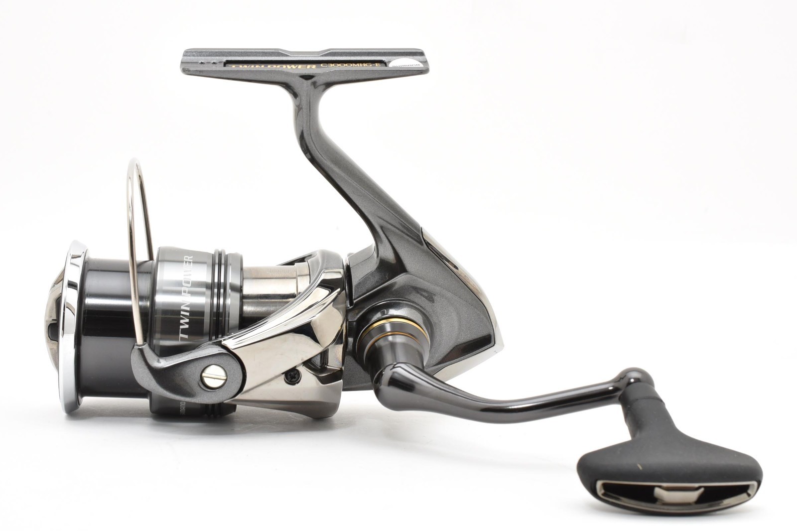 Shimano 24 TWIN POWER C3000MHG Spinning Reel Near Mint From JAPAN #2956