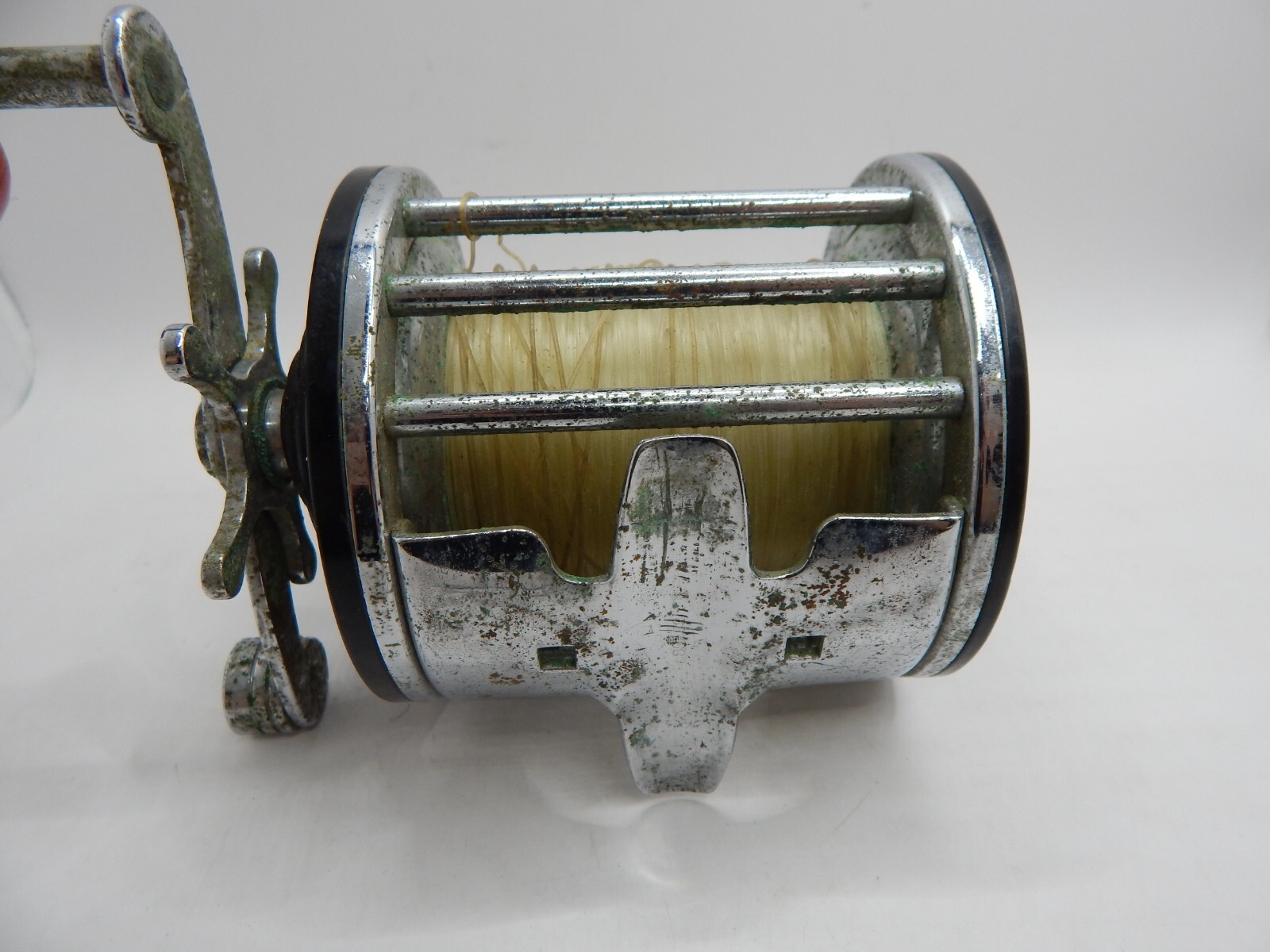 Penn Long Beach No 68 Bait Casting Open Fishing Reel Bakelite Red Handle