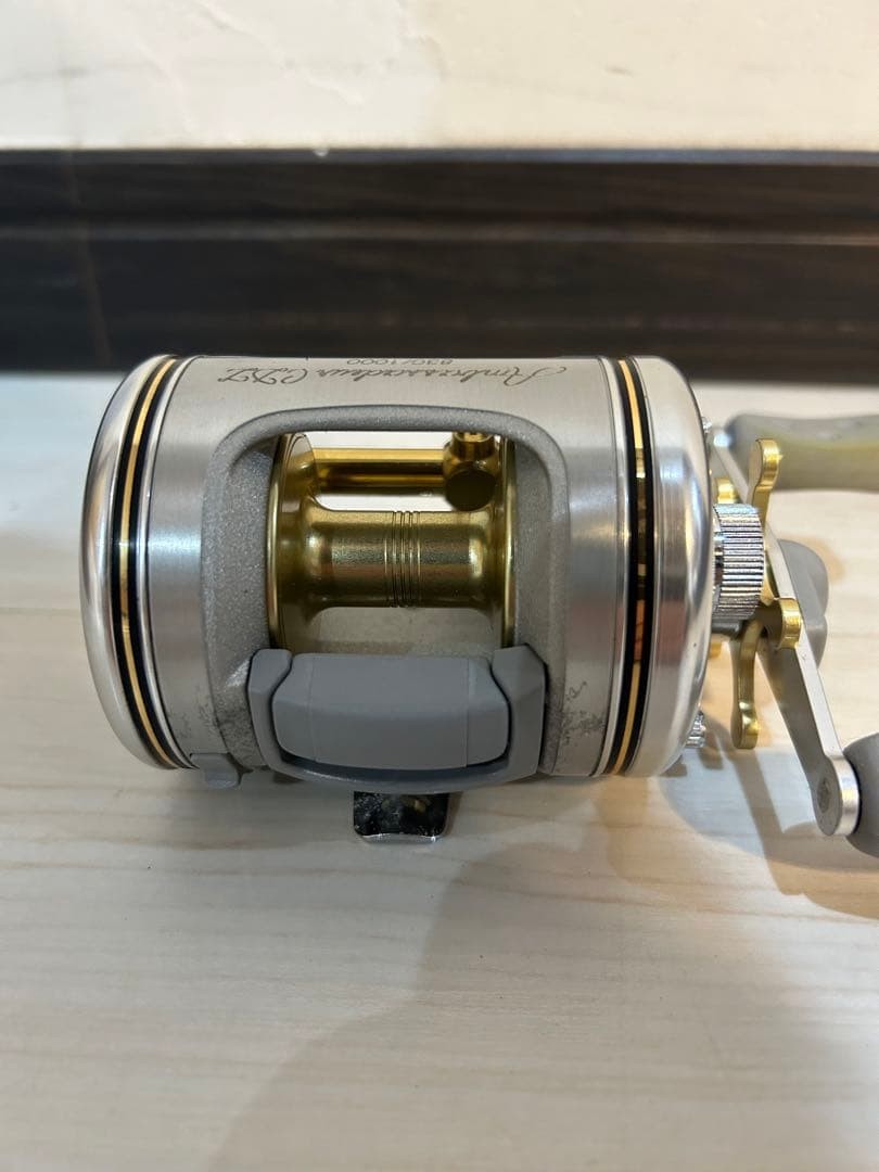 Abu Garcia Ambassador 5600CDL Spinning Reel New with Discoloration