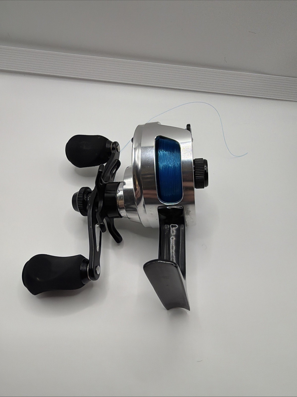 13 Fishing Black Betty 6061 Ice Fishing Reel Inline Silver Black Left Hand Hunt