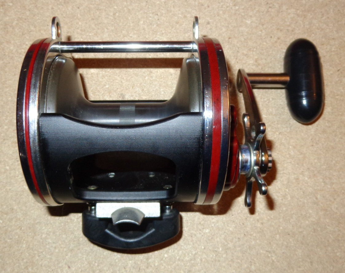 Used Penn Senator 114HLW 6/0 Wide Right-Handed Fishing Reel 114 HLW