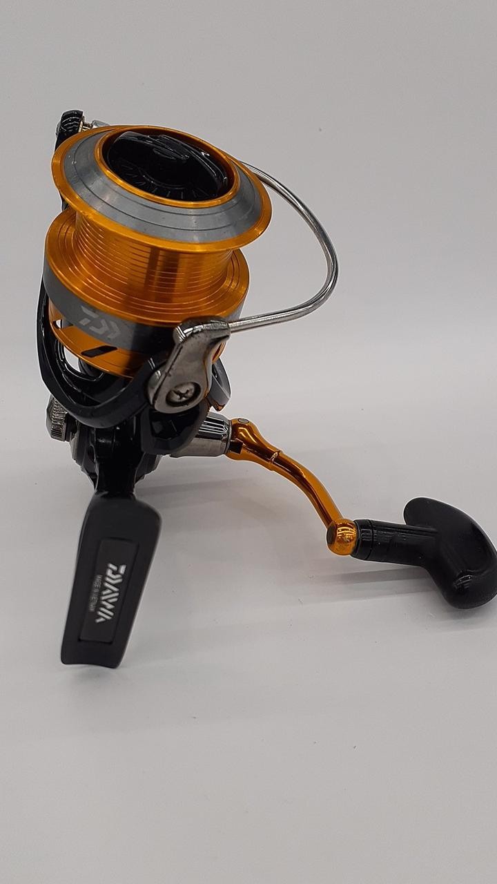 Daiwa 15REVROS 3012H Spinning Reel Saltwater 12lb Line 10.2oz