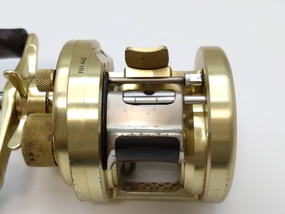 Shimano Calcutta Conquest 100 Right-Hand Baitcasting Fishing Reel