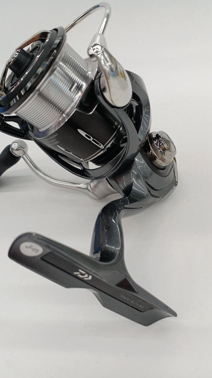 DAIWA 24 LUVIAS LT2500S-H Spinning reel 22988