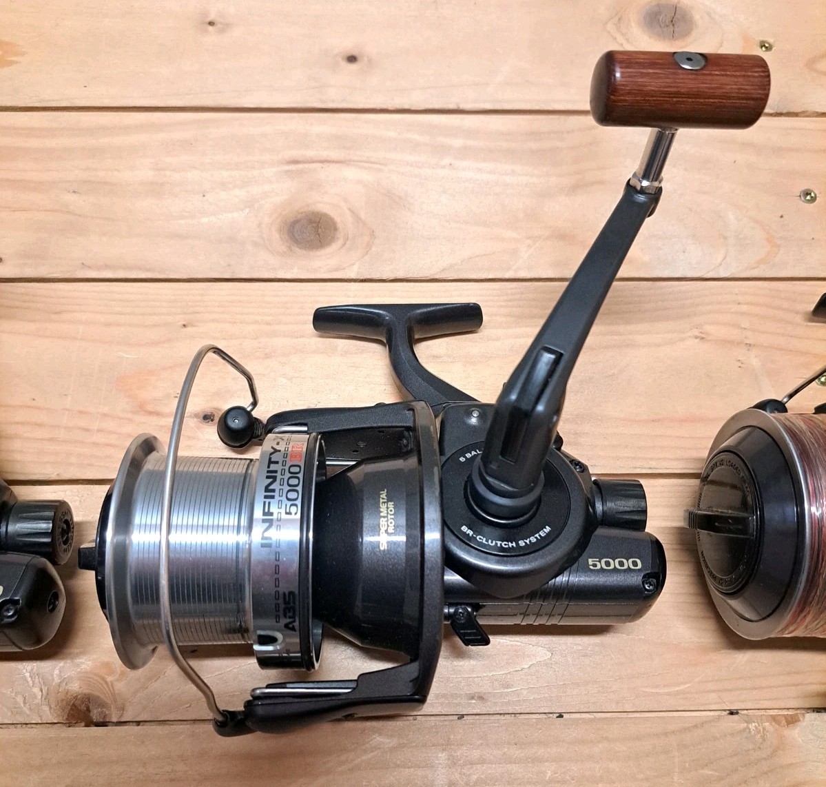 3 × Daiwa Infinity-X 5000 BR Freewheel Fishing Reels Carp Baitrunner Carp