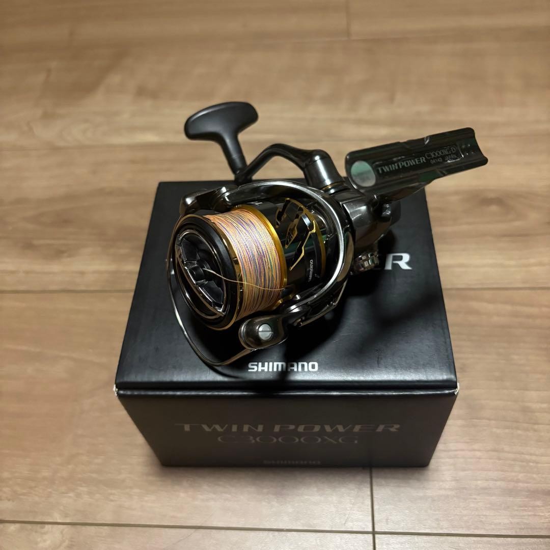 Excellent SHIMANO 20 Twin Power Beautiful C3000XG w/ Box Fishing Reel