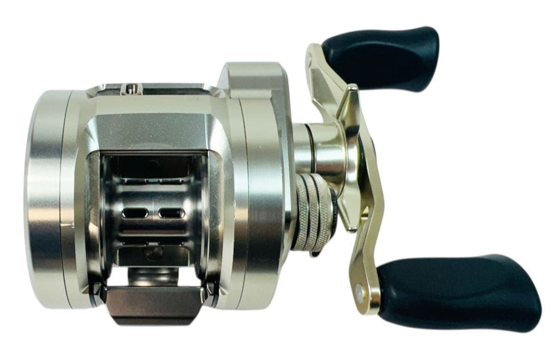 DAIWA Ryoga 1016 Bait Reel Fishing Gear Slightly Used Great Condition