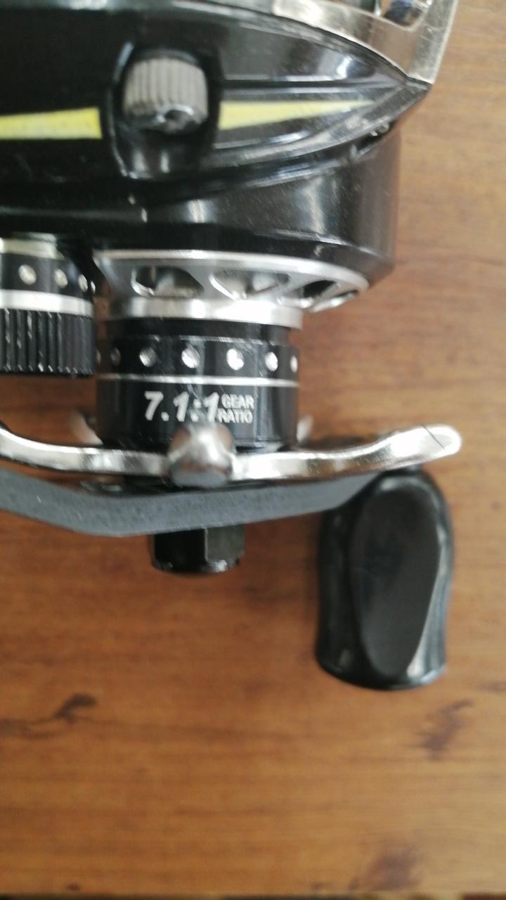 Abu Garcia Revo LTZ AE74-Racing Baitcasting Reel 7.1:1 Gear 163g 8lb-100m