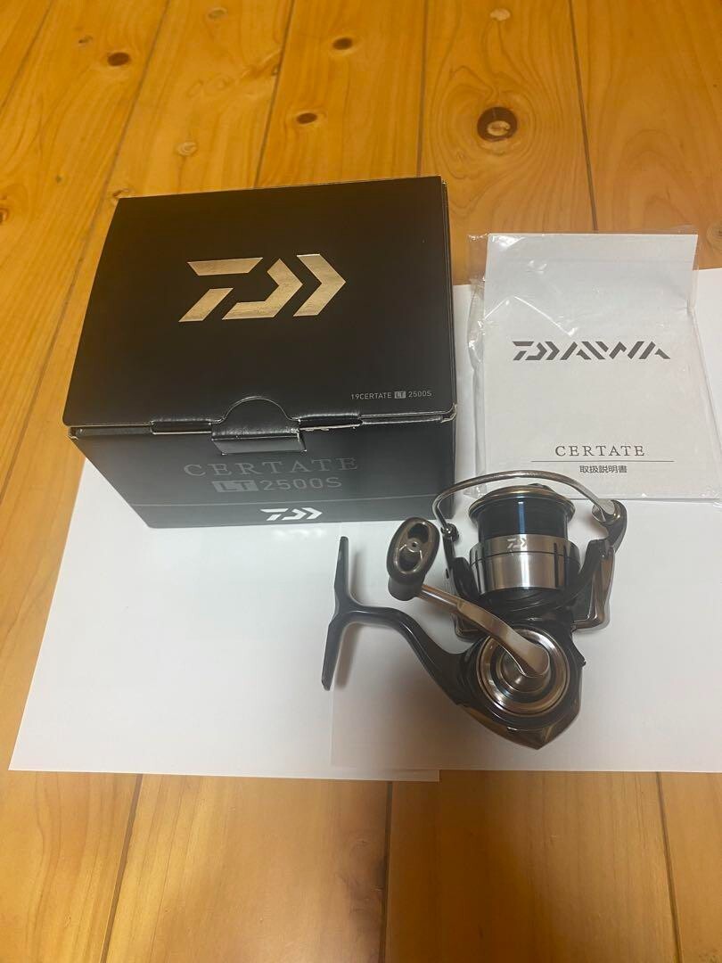 Daiwa 19 Certate LT 2500S Spinning Reel color black fishing outdoor unisex both