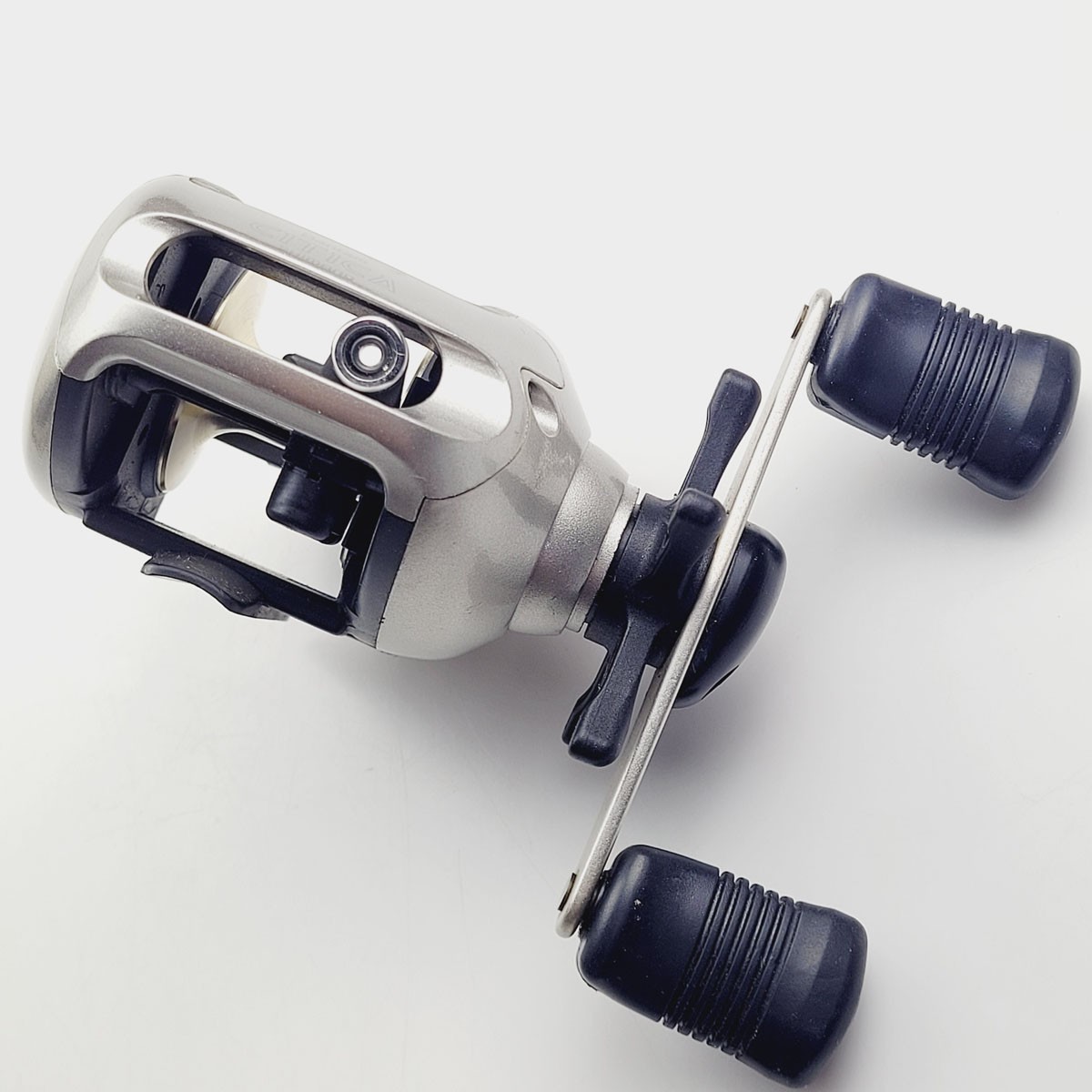 Shimano Citica 201 L/H Baitcasting Reel CI201B Silver 5:1 Boxed Made in Japan