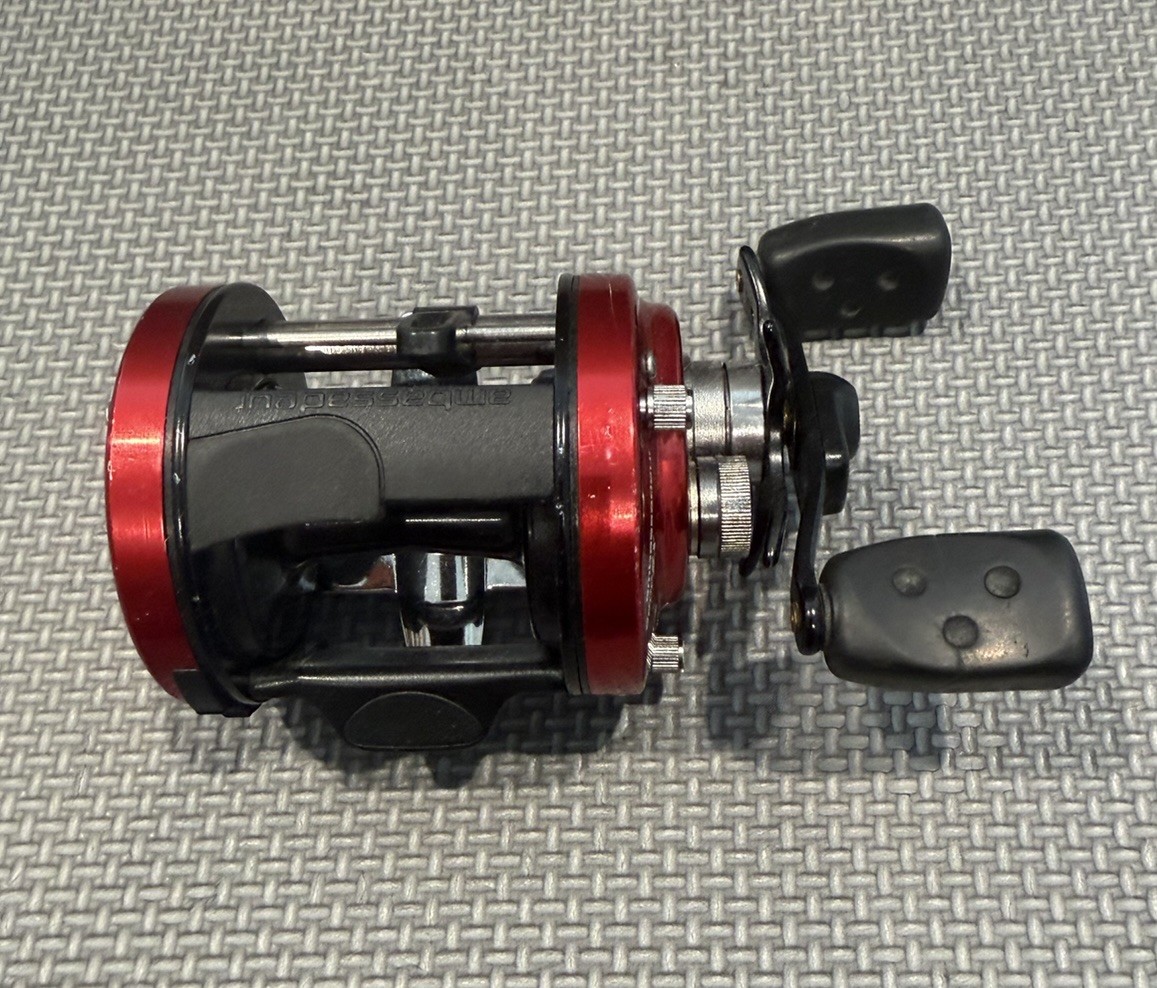 abu garcia 6600 SX Right Hand (Used)