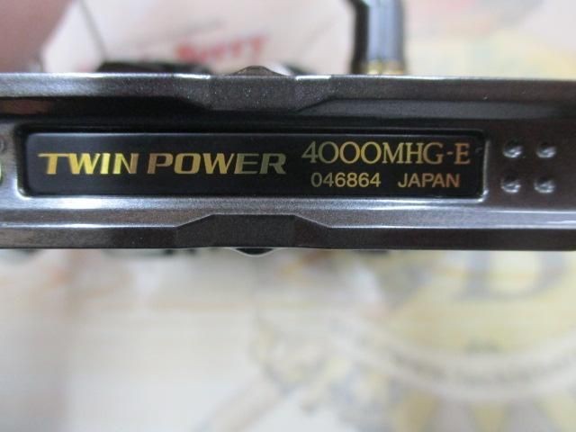 SHIMANO 24 TWIN POWER 4000 MHG SPINNING REEL Used
