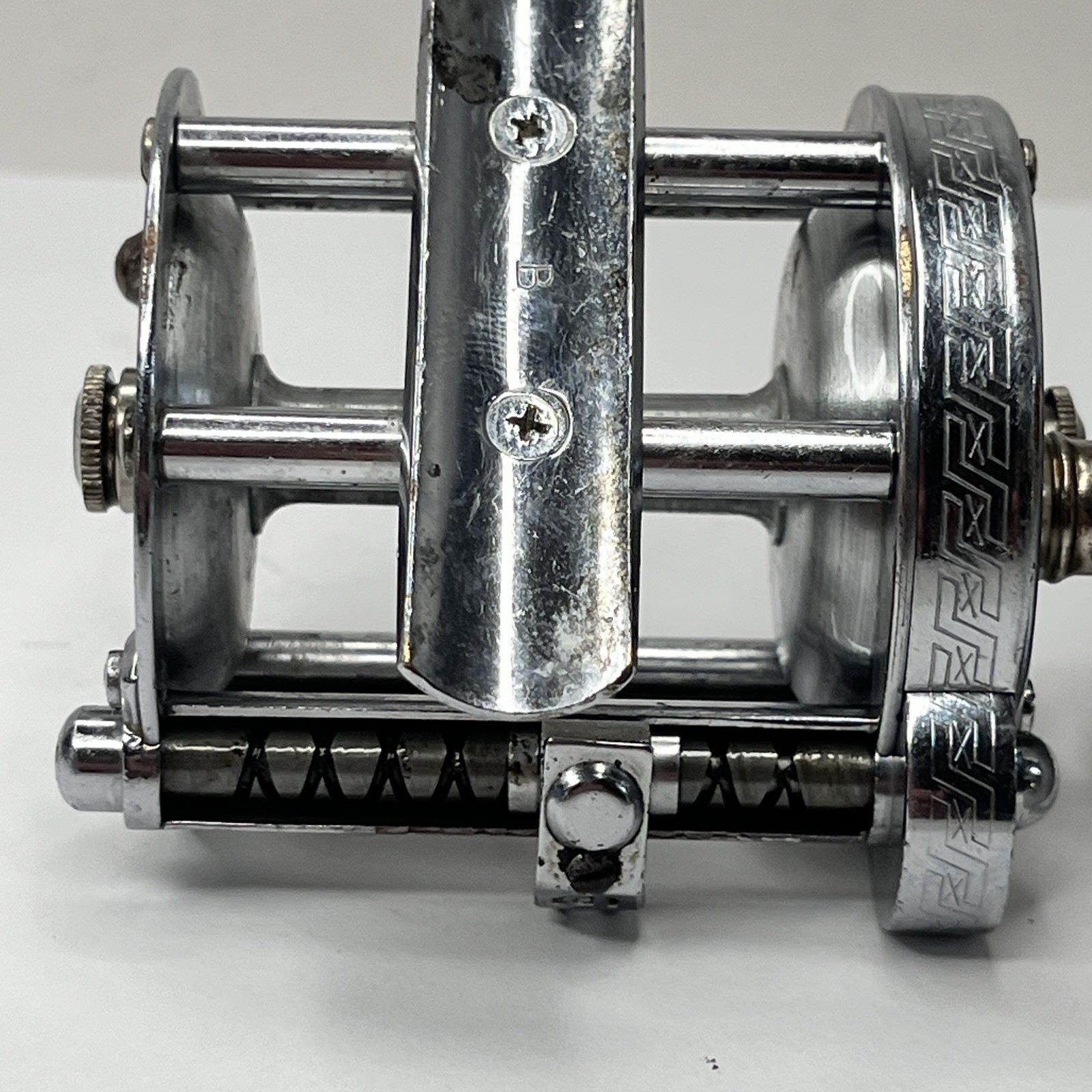 Vintage Baitcasting Fishing Reel Pflueger Akron Model 1893. Pre-owned. SL